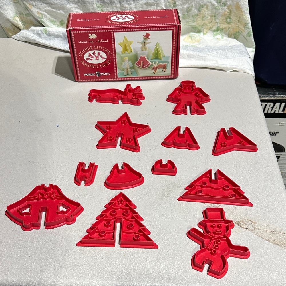 Nordic Ware 3-D Stand-up Christmas Cookie Cutters (open box)